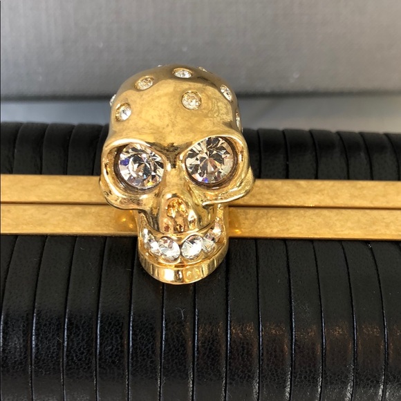 Alexander McQueen black clutch MUST HAVE! - Picture 3 of 5